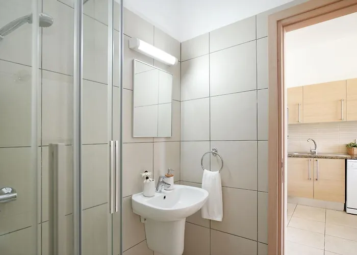 Meryl - Coralli Beachfront Apartament *