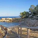 Meryl - Coralli Beachfront *