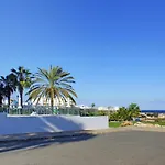 Meryl - Coralli Beachfront 普罗塔拉斯