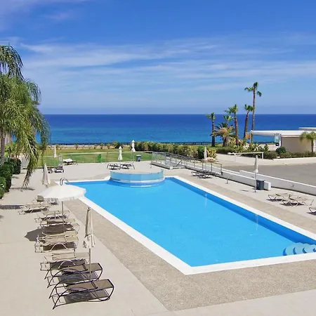 Meryl - Coralli Beachfront Apartmán