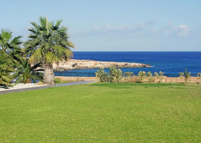 Meryl - Coralli Beachfront 普罗塔拉斯