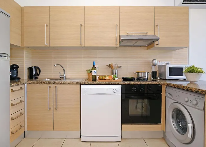 Meryl - Coralli Beachfront 아파트