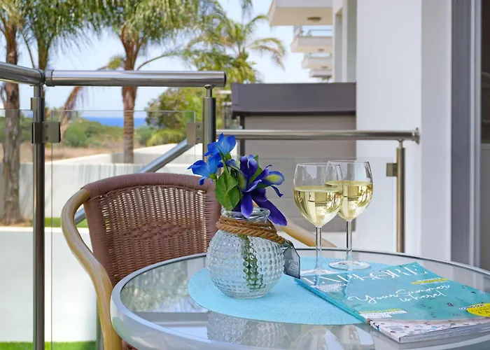 Meryl - Coralli Beachfront 아파트 *