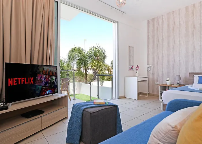 Meryl - Coralli Beachfront 프로타라스