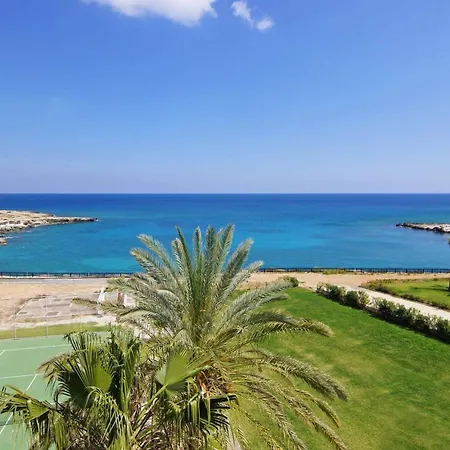 Meryl - Coralli Beachfront